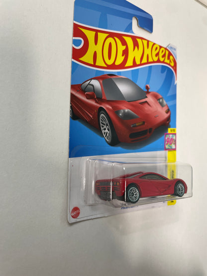 Hot Wheels 1/64 McLaren F1 Red - Damaged Box