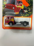 Matchbox 1/64 1965 Ford C900 Red