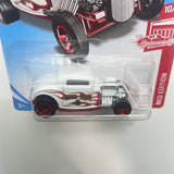 Hot Wheels Target Red ‘32 Ford White