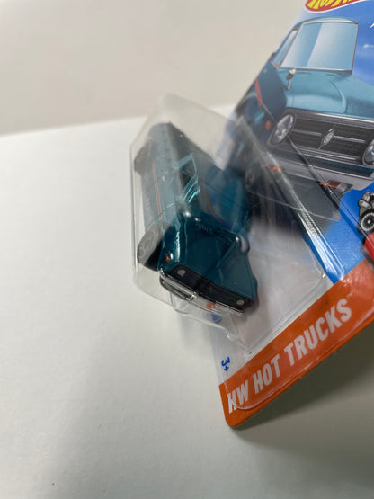 Hot Wheels 1/64 1975 Datsun Sunny Truck (B120) Short Card Blue