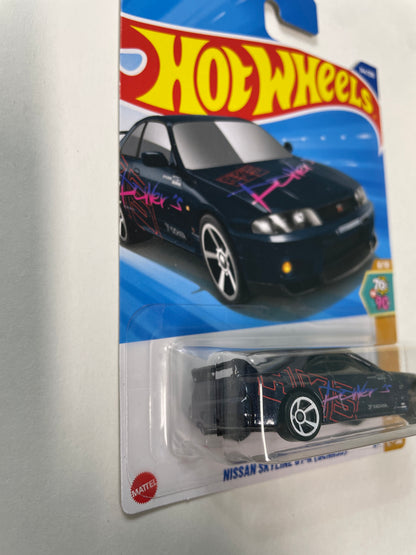 Hot Wheels 1/64 Nissan Skyline GT-R (BCNR33) Black