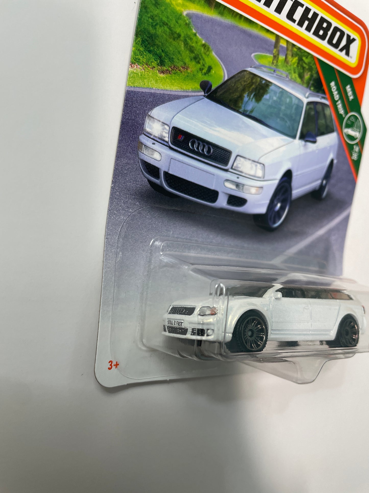 Matchbox 1/64 ‘94 Audi Avant RS2 White