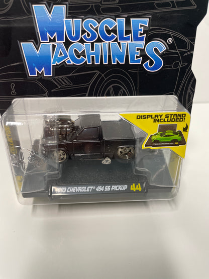 Maisto Muscle Machines 1/64 1993 Chevrolet 454 SS Pickup Black