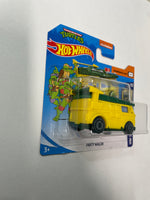 Hot Wheels 1/64 Teenage Mutant Ninja Turtles Party Wagon Short Card Yellow & Green