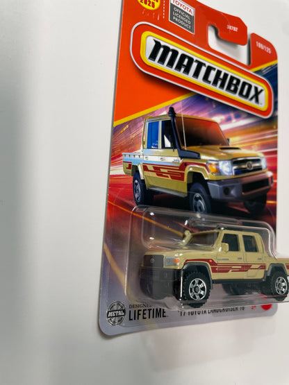 Matchbox 1/64 ‘17 Toyota Landcruiser 78 Beige