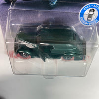 Matchbox 1/64 Moving Parts ‘36 Ford Sedan Custom Green - Damaged Card
