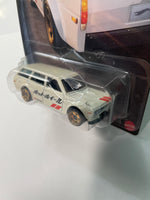 Hot Wheels 1/64 Hot Wagons Datsun Bluebird wagon 510 White