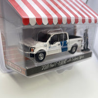 1/64 Greenlight The Hobby Shop Series 15 2018 Ford F-150 XLT w/ Customs Officer White
