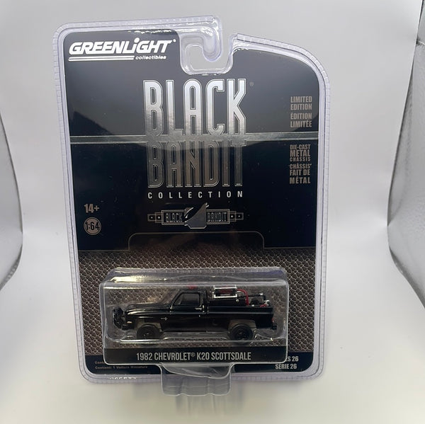 Greenlight 1/64 Black Bandit Collection 1982 Chevrolet K20 Scottsdale  Black