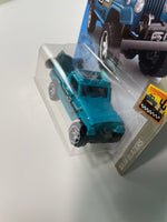 Hot Wheels 1/64 ‘67 Jeepster Commando Blue