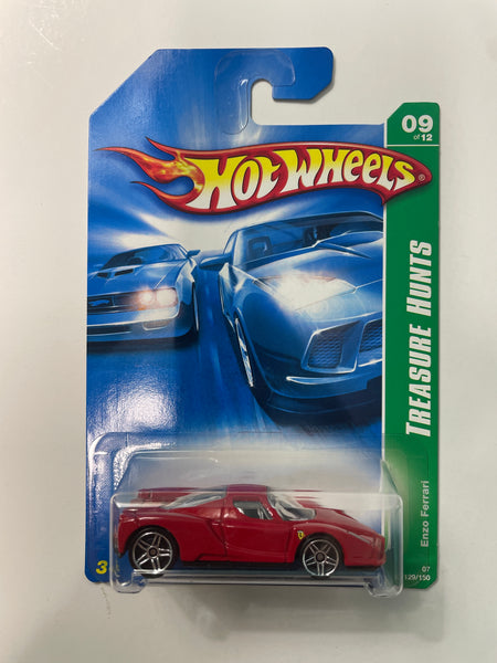 Hot Wheels 1/64 Treasure Hunt Enzo Ferrari ‘Black Seats’ Red