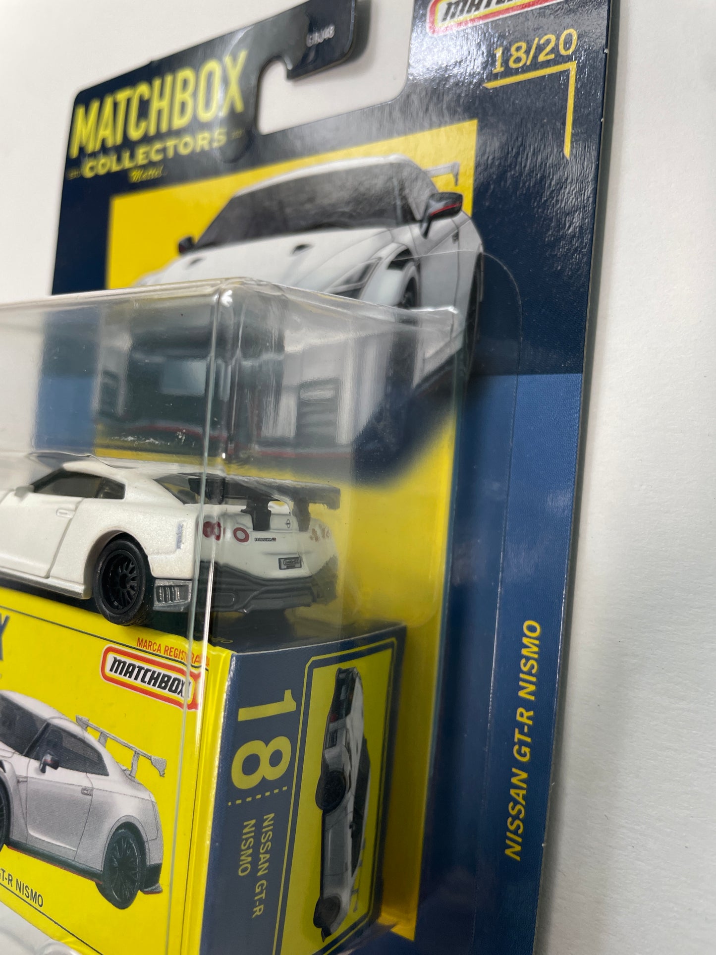 Matchbox Collectors 1/64 Nissan GT-R Nismo White - GRK20 - Damaged Box