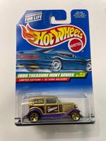 Hot Wheels 1/64 Treasure Hunt ‘32 Ford Delivery Gold & Purple