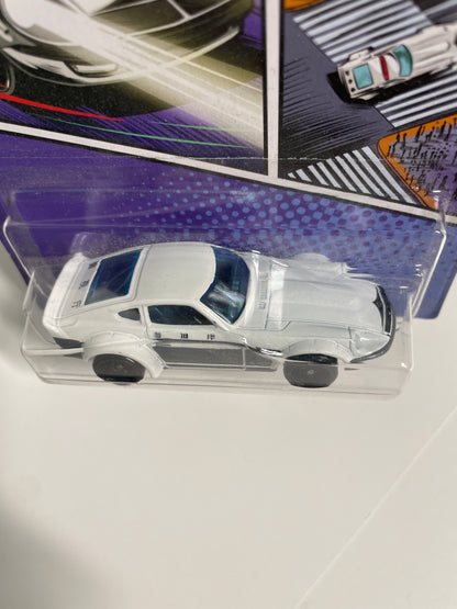 Hot Wheels 1/64 Nissan Fairlady Z Police White & Black - Damaged Card