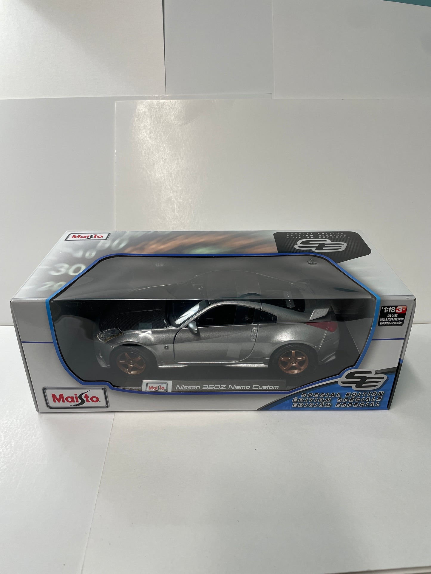 Maisto 1/18 Nissan 350z Nismo Custom Grey