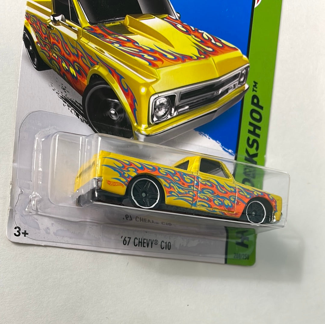 Hot Wheels 1/64 ‘67 Chevy C10 Yellow - Damaged Box