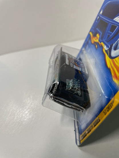 Hot Wheels 1/64 ‘57 Chevy Black - Damaged Box