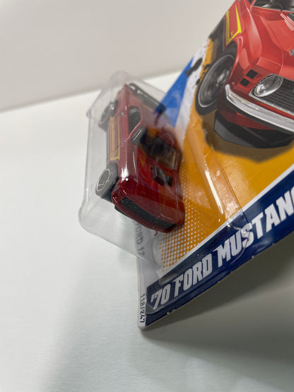 Hot Wheels 1/64 ‘70 Ford Mustang Mach 1 Red - Damaged Box