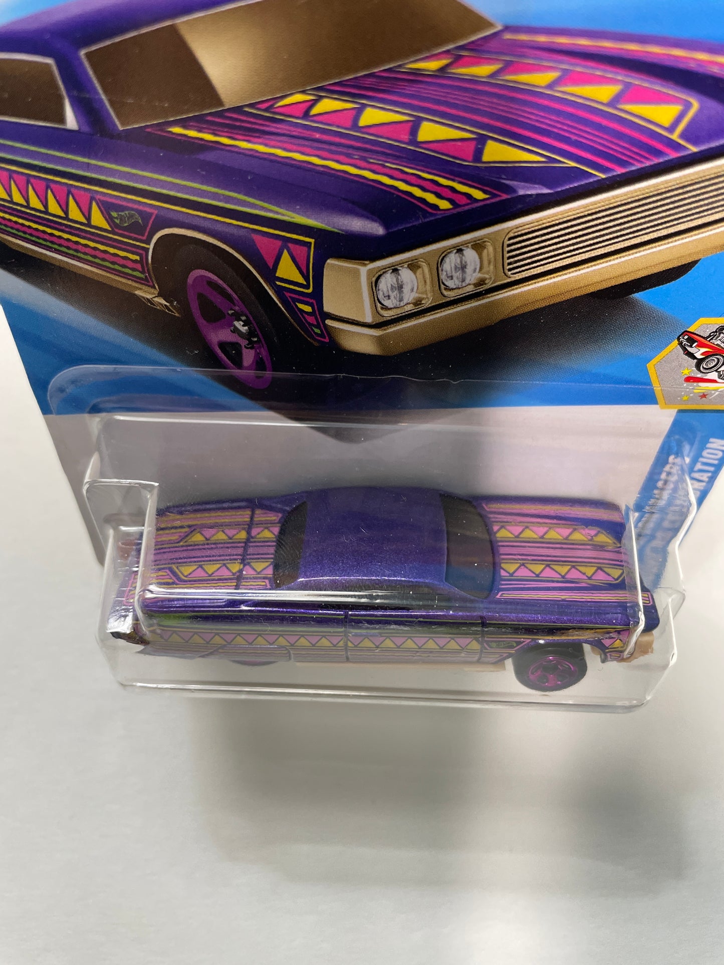 Hot Wheels 1/64 Layin’ Lowrider Purple