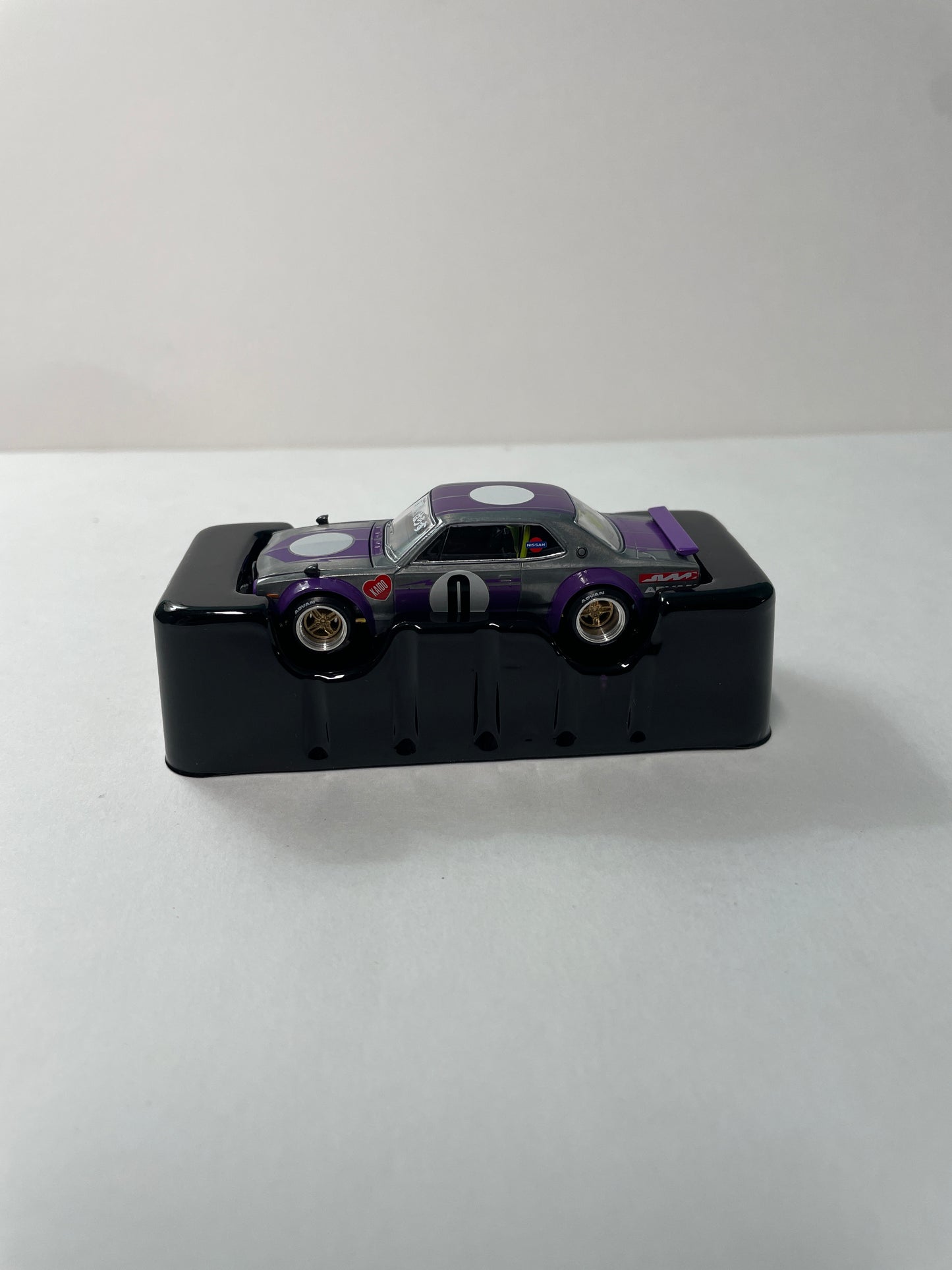 *Chase* Mini GT x Kaido House 1/64 Nissan Skyline 2000GT-R (KPGC10) Kaido Works V1 Silver