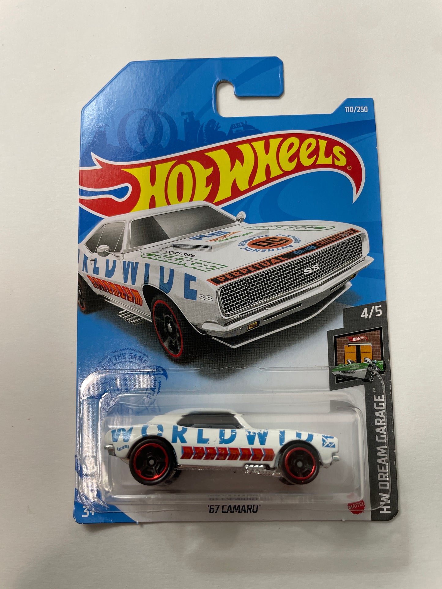 Hot Wheels 1/64 ‘67 Chevrolet Camaro White - Damaged Box