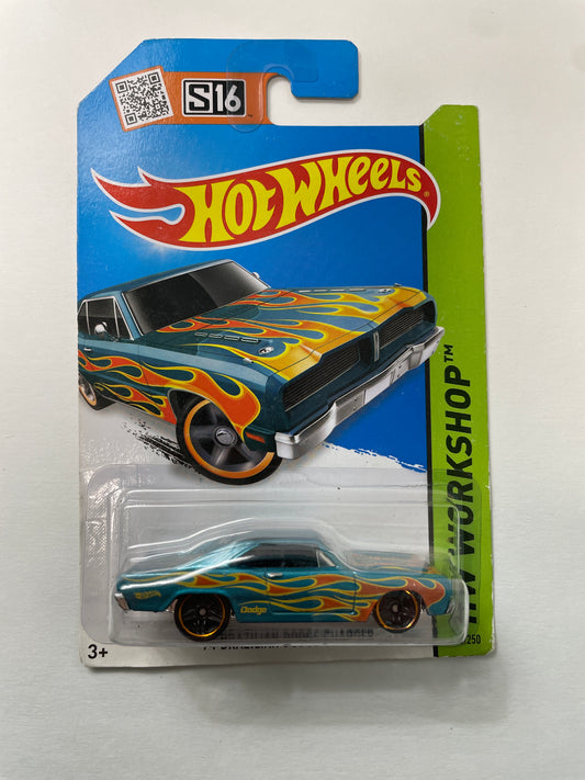 Hot Wheels 1/64 ‘74 Brazilian Dodge Charger Teal - Damaged Box