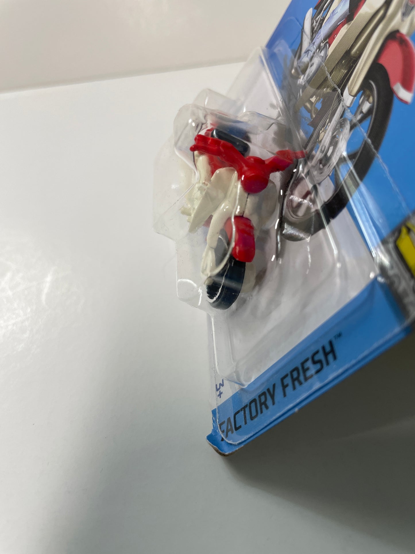 Hot Wheels 1/64 Honda Super Cub Red & White - Damaged Card