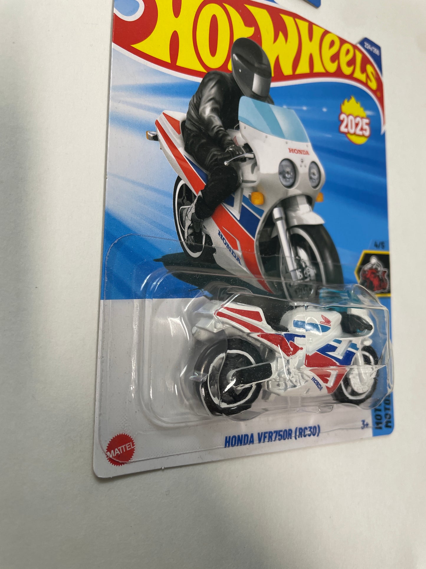 Hot Wheels 1/64 Honda VFR750R (RC30) White