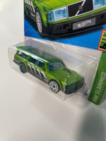 Hot Wheels 1/64 Volvo 240 Drift Wagon Green