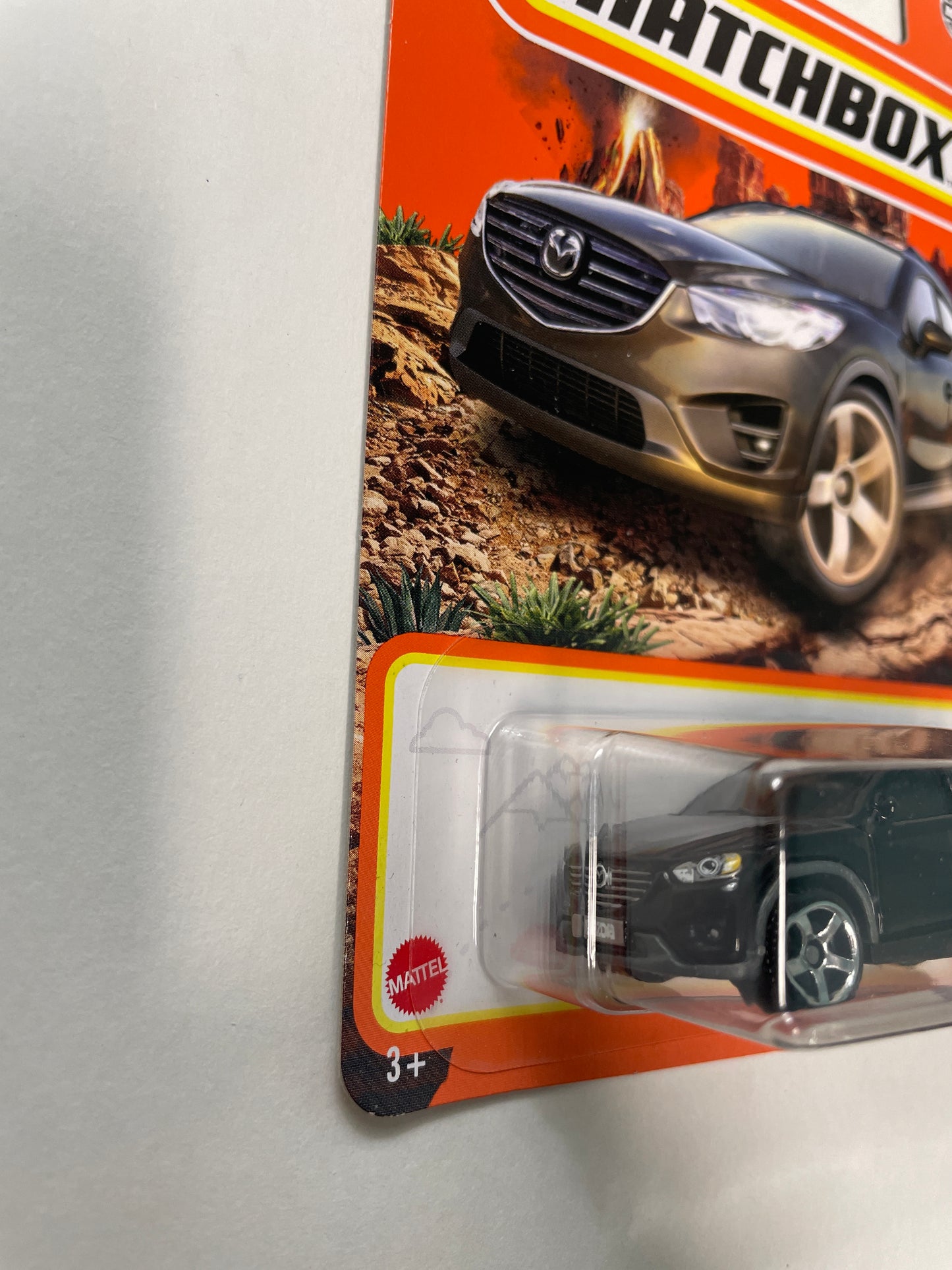 Matchbox 1/64 Mazda CX-5 Black - Damaged Box