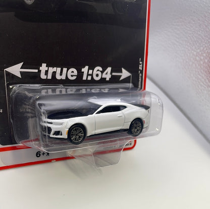 Auto World 1/64 Modern Muscle Version B 2019 Chevy Camaro ZL1 Summit White