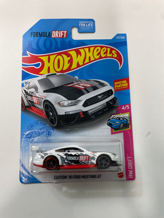 Hot Wheels 1/64 Kroger Exclusive Custom ‘18 Ford Mustang GT White - Damaged Box