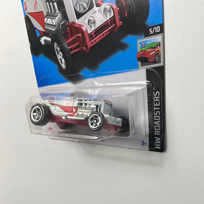 Hot Wheels 1/64 Max Steel White & Red