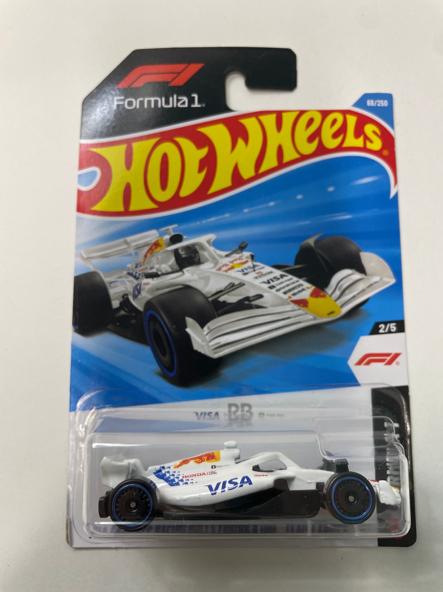 Hot Wheels 1/64 Formula 1 Visa Cash App Racing Bulls Formula One Team/ Équipe White - Damaged Box