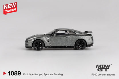 Mini GT 1/64 Nissan GT-R Nismo R35 CRS Version Dark Metal Gray - MGT01089