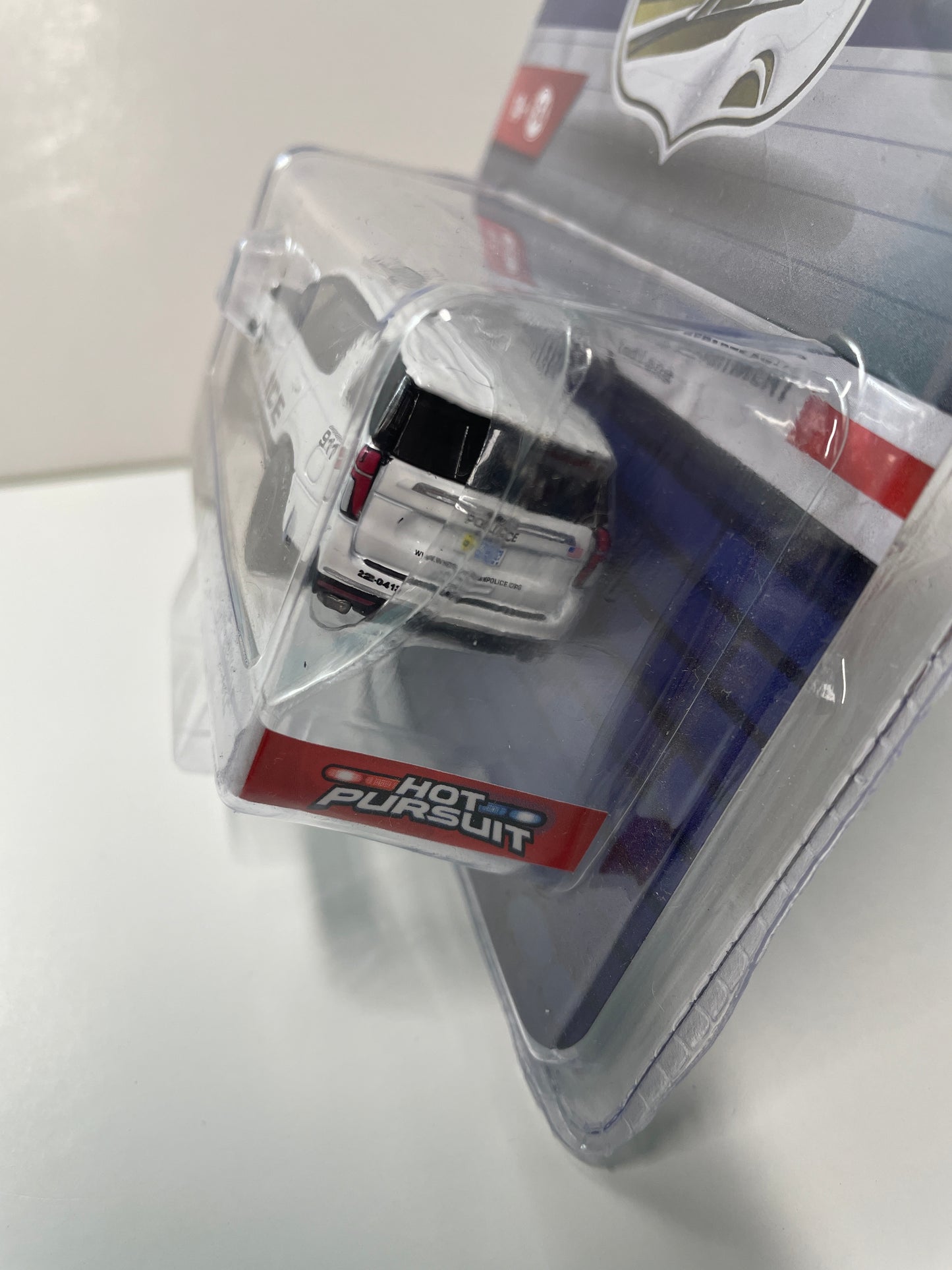 Greenlight 1/64 Hobby Exclusive Hot Pursuit 2022 Chevrolet Tahoe Police Pursuit Vehicle White