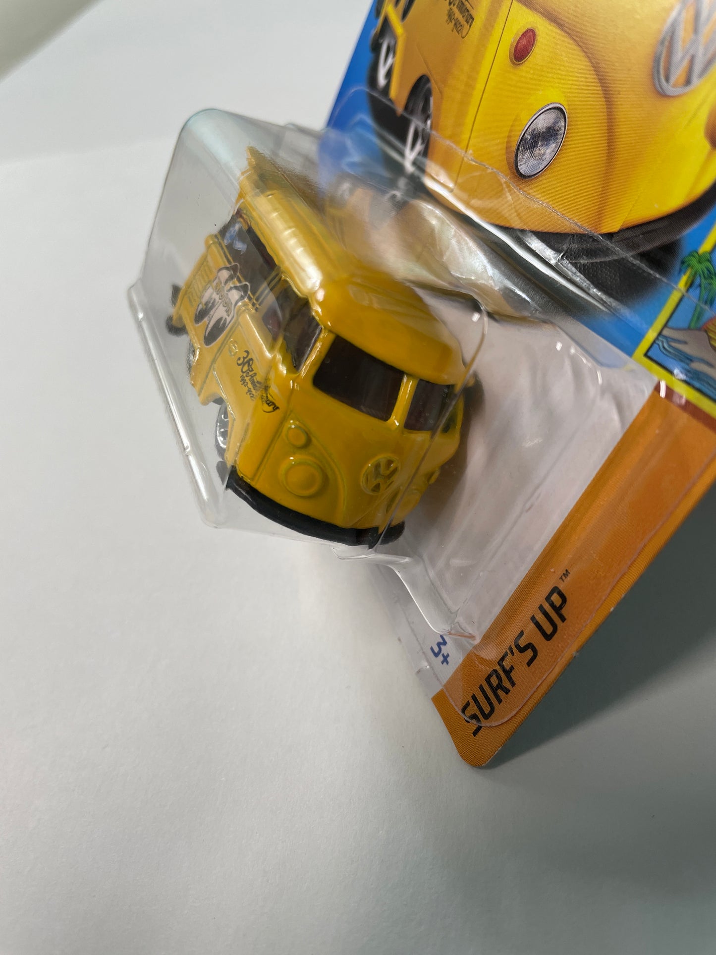 Hot Wheels 1/64 Volkswagen Kool Kombi Mooneyes Yellow - Damaged Box
