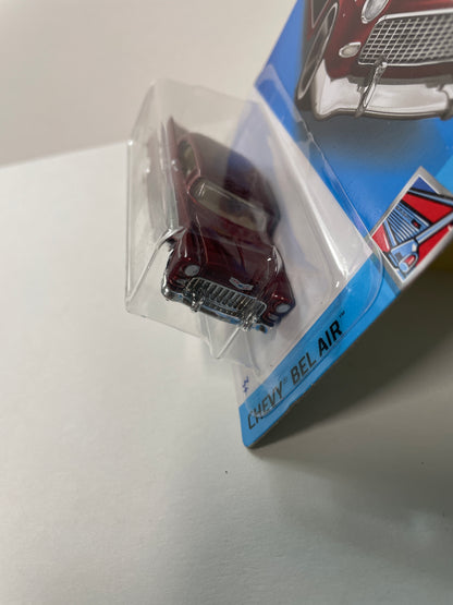 Hot Wheels 1/64 ‘55 Chevy Red - Damaged Box
