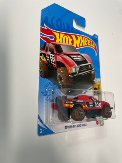 Hot Wheels 1/64 Toyota Off-Road Truck Red