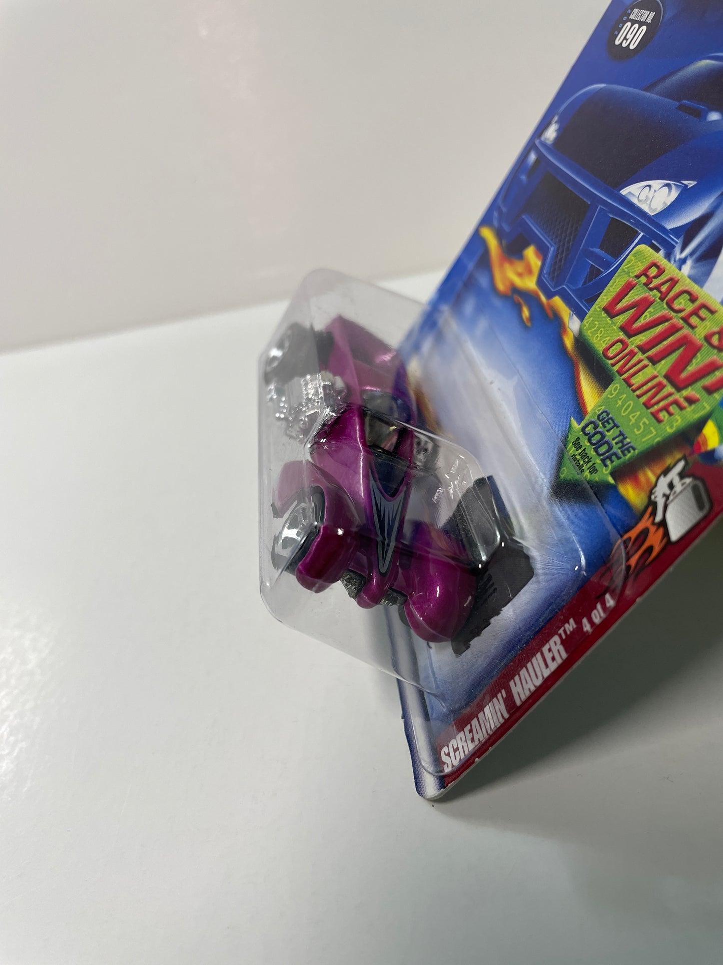 Hot Wheels 1/64 Screamin’ Hauler Pink - Damaged Box
