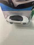 Hot Wheels 1/64 Delorean Alpha5 White