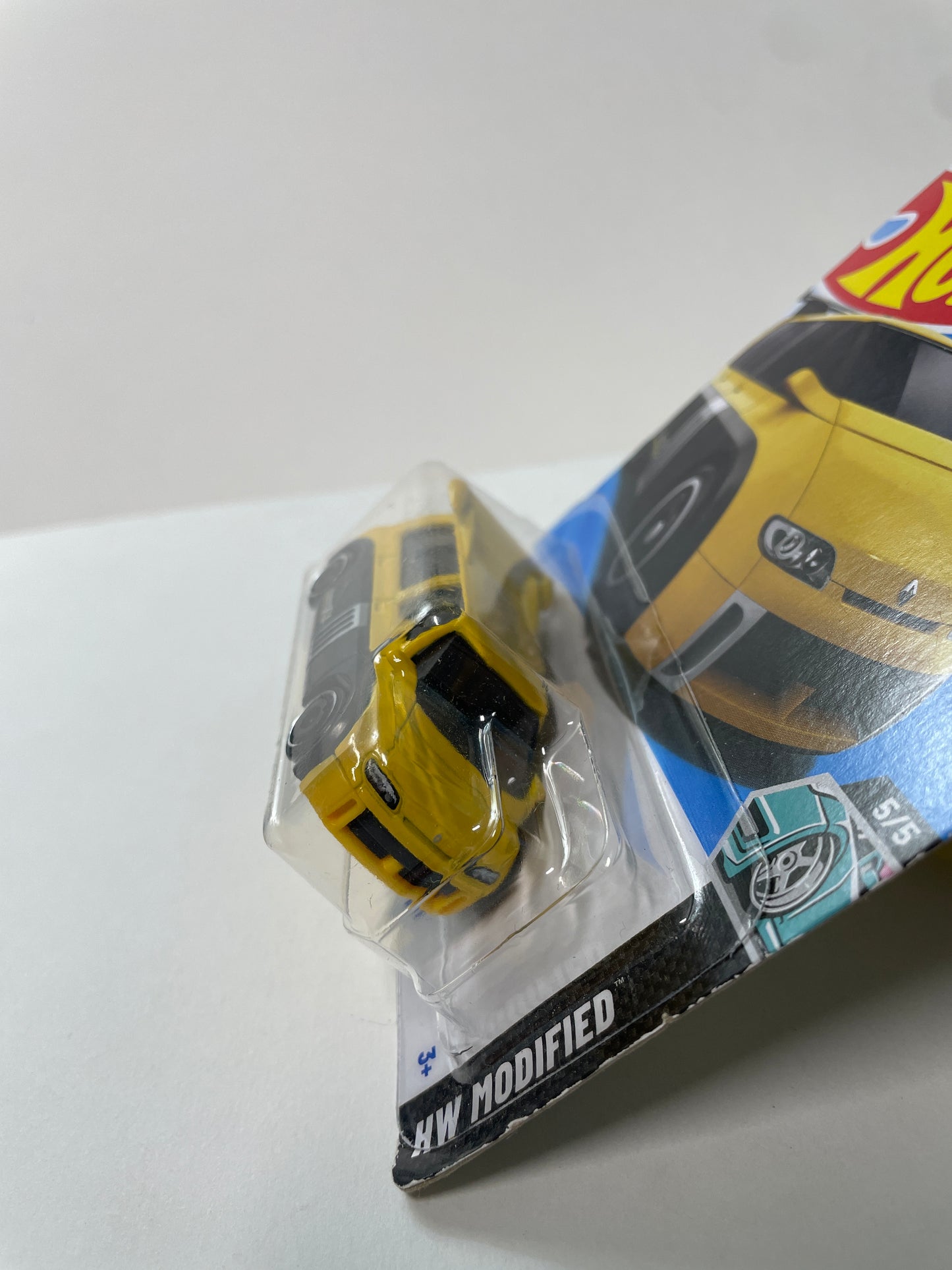 Hot Wheels 1/64 Renault Espace F1 Yellow - Damaged Box