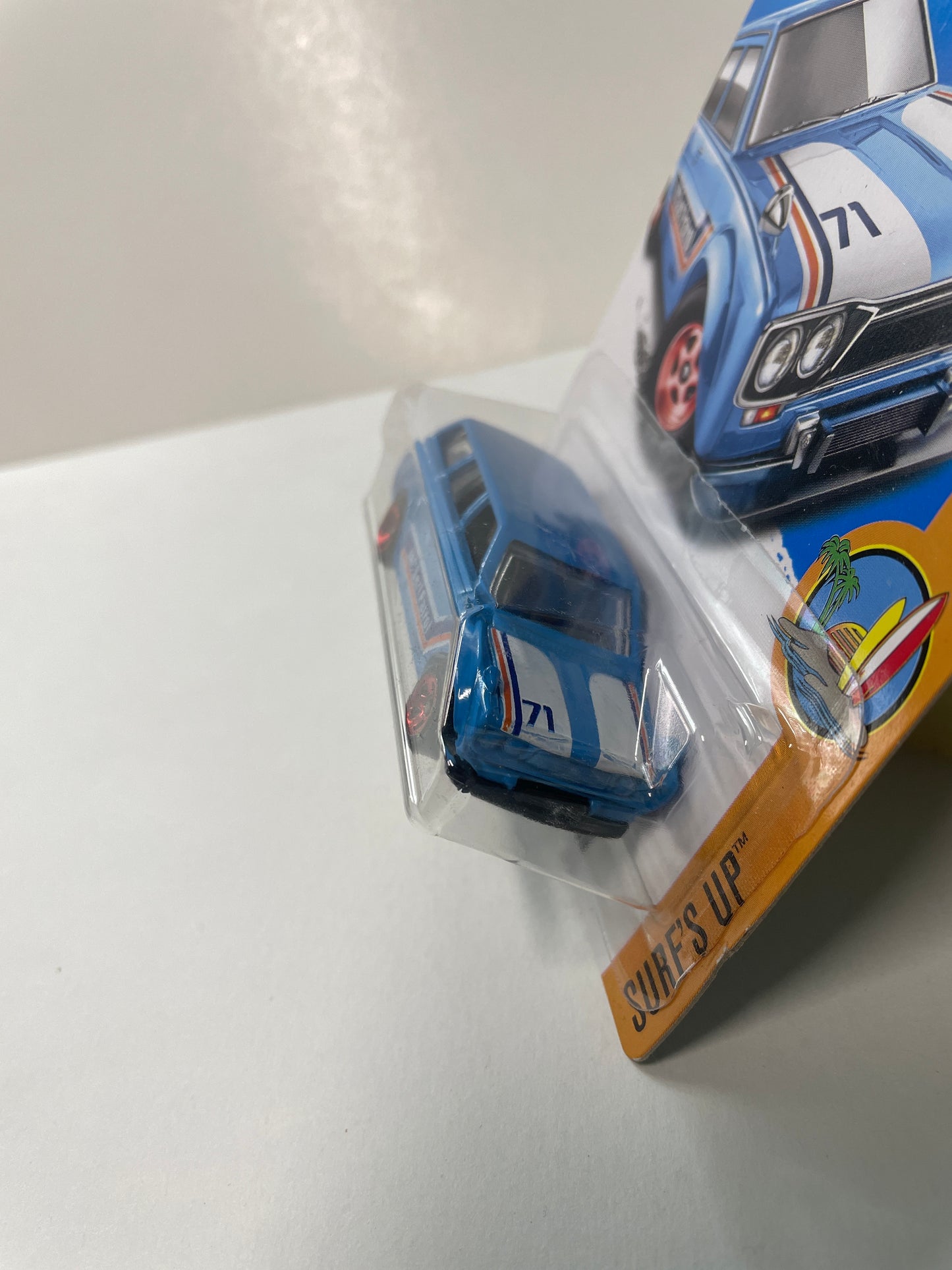 Hot Wheels 1/64 ‘71 Datsun Bluebird 510 Wagon Blue - Damaged Box