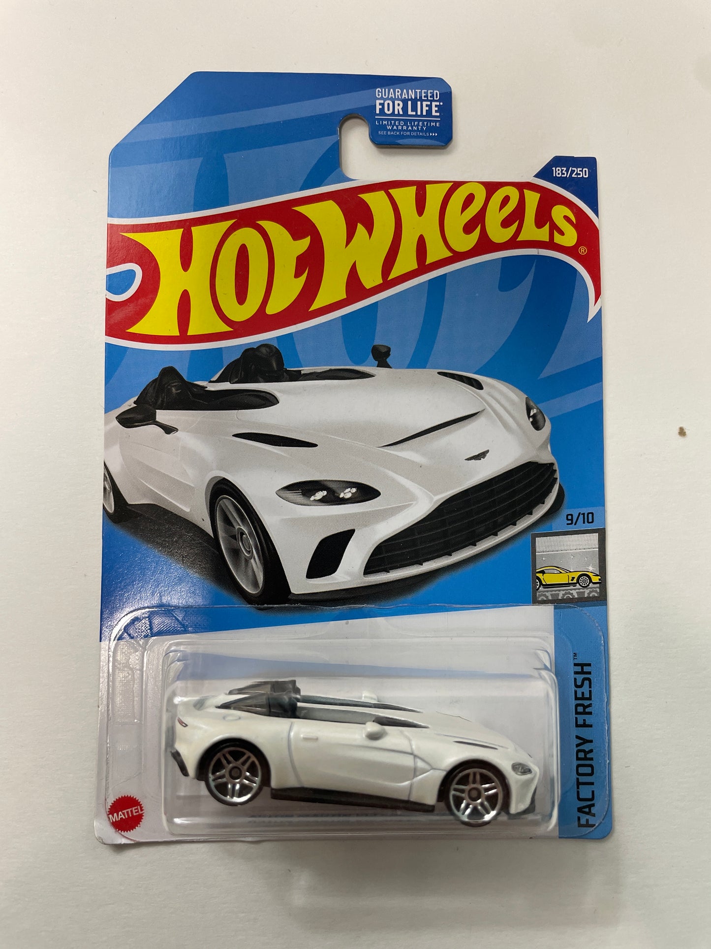Hot Wheels 1/64 Aston Martin V12 Speedster White - Damaged Box