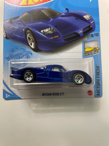 Hot Wheels 1/64 Nissan R390 GT1 Blue