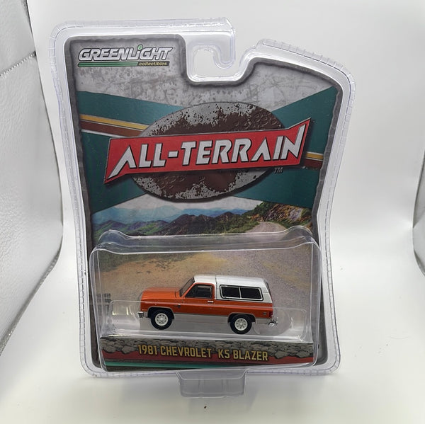 Greenlight 1/64 All-Terrain 1981 Chevrolet KS Blazer Orange & White