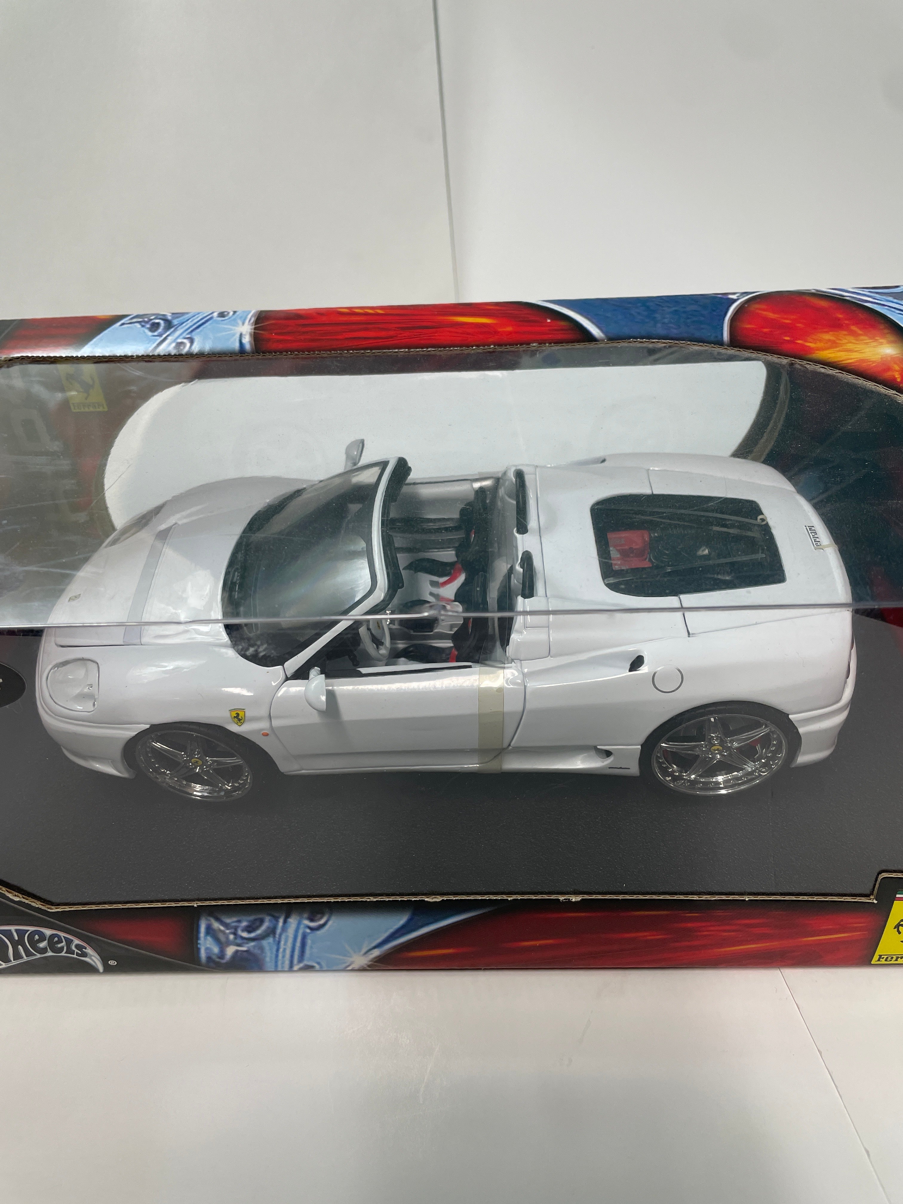Hot Wheels 1/18 Customized Ferrari 360 Spyder White - C3866