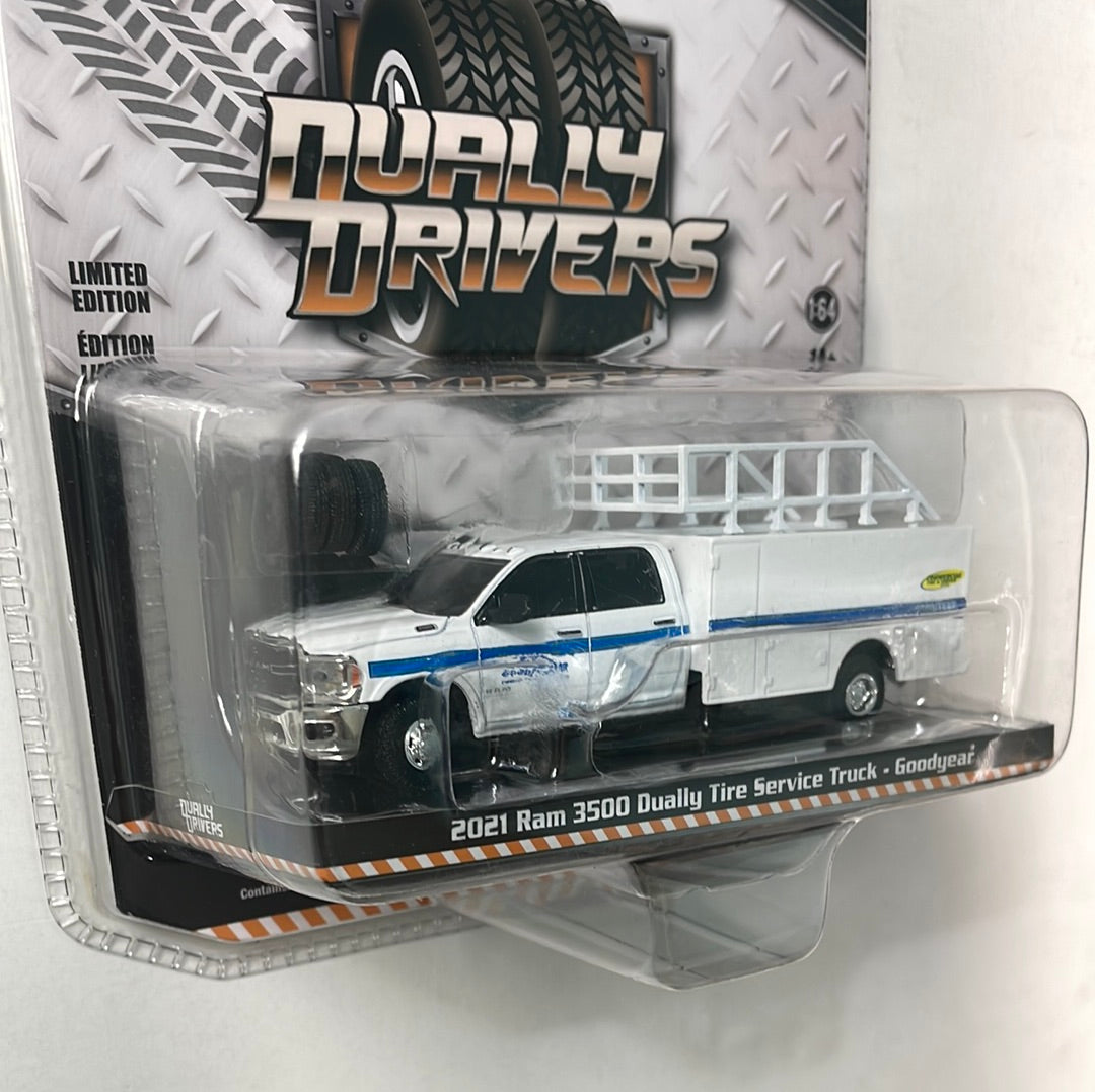 Greenlight 1/64 Dually Drivers 2021 Ram 3500 Dually Tire Service Truck - Goodyear White