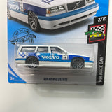 Hot Wheels 1/64 Volvo 850 Estate White - Damaged Card