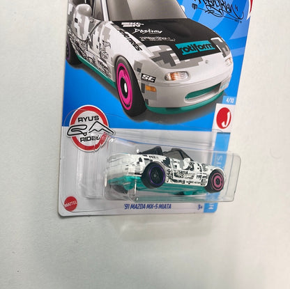 Hot Wheels 1/64 Mad Mike ‘91 Mazda MX-5 Miata White - Damaged Box